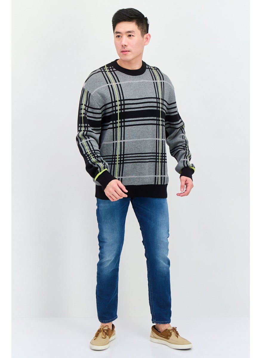 Selected Homme Men Crew Neck Checkered Sweatshirt, Black/Grey Combo  - Image 4