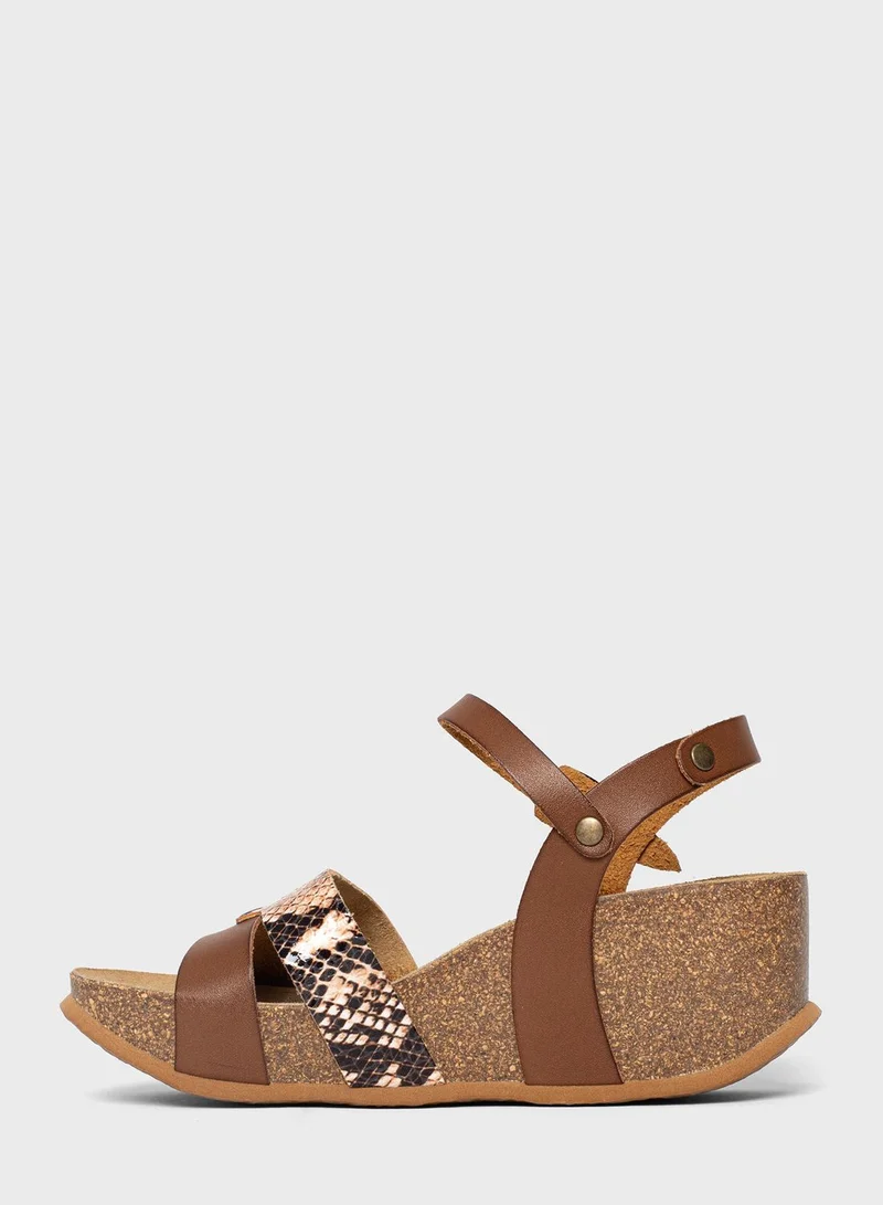 BAYTON Leonie Strappy Mid Heel Wedges