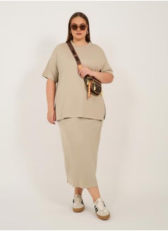 Styli Plus Size Ribbed Knit Round Neck Oversized T-Shirt  - Image 2