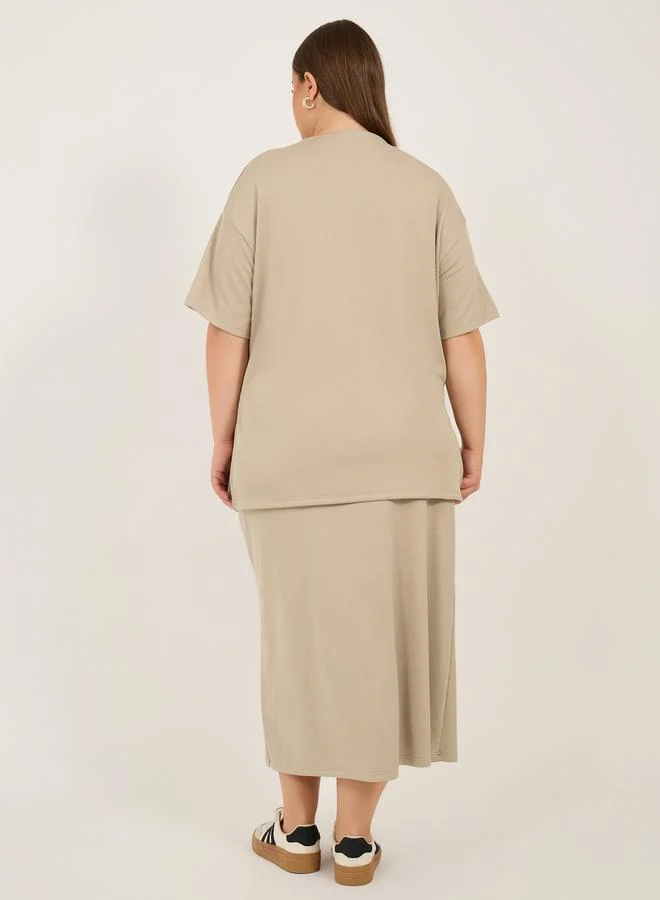 Styli Plus Size Ribbed Knit Round Neck Oversized T-Shirt
