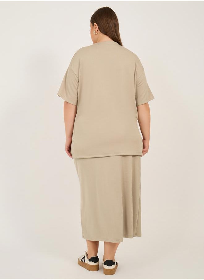 Styli Plus Size Ribbed Knit Round Neck Oversized T-Shirt  - Image 5