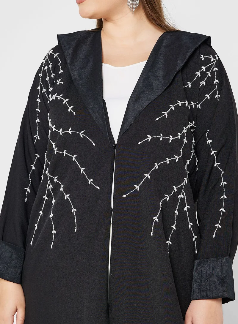 Khizana Embroidered Abaya With Sheila