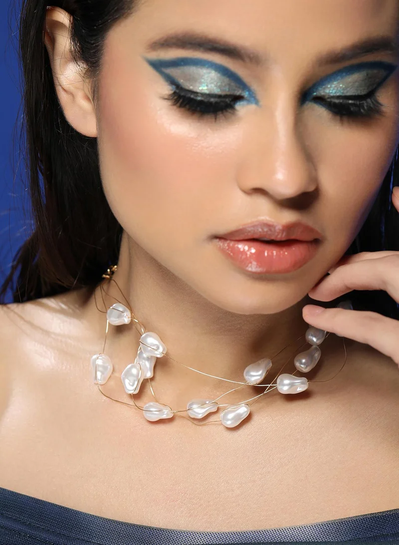 سوهي قلادة ياقة مخدوشة ريفييرا للنساء | لون أبيض لؤلؤي | مقاس واحد | مادة سبائك لؤلؤ صناعي | إغلاق بمشبك مخلب سرطان البحر | قلادة للمساء والحفلات