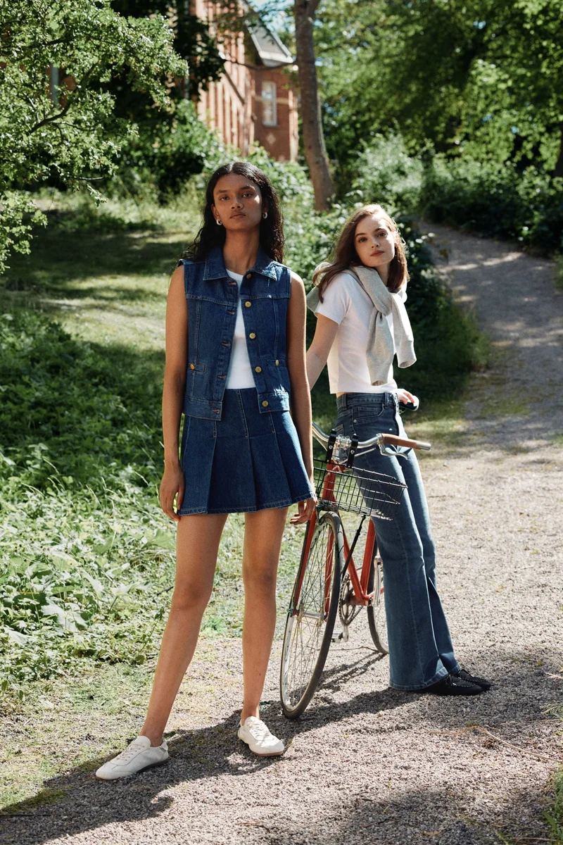 H&M Pleated denim skirt