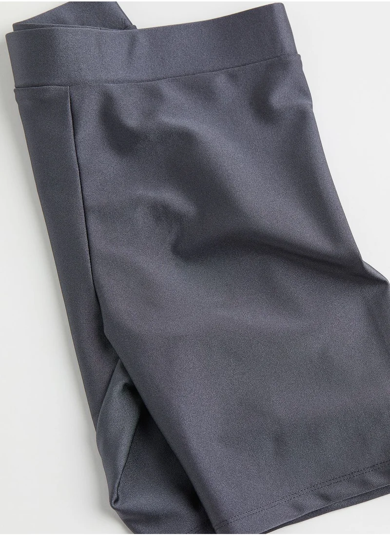 اتش اند ام Kids Essential Cycling Shorts