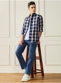 Dennis Lingo Mid Rise Relaxed Fit Clean Look Cargo Jeans by Styli  - Image 4