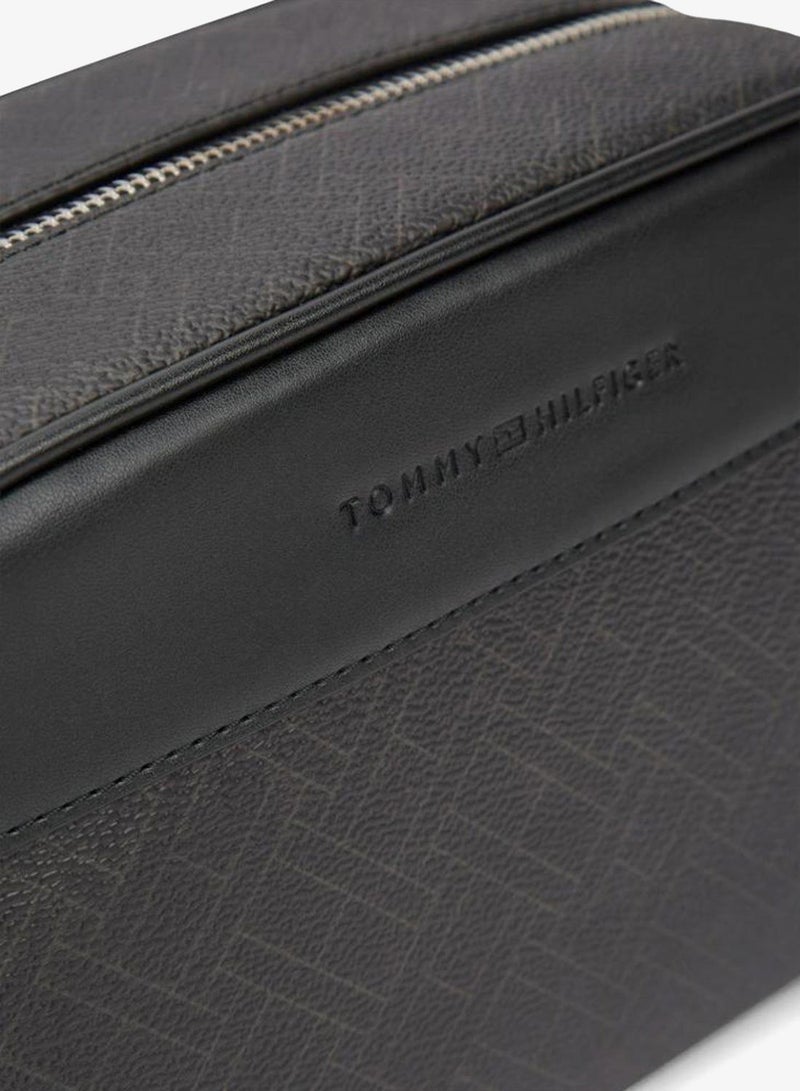 TOMMY HILFIGER Repeat Flag Metallic Logo Washbag - Image 4