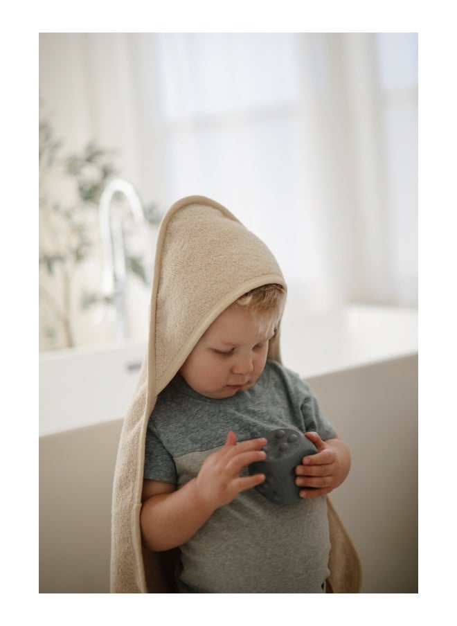 mushie Hooded Towel Fog  - Image 3
