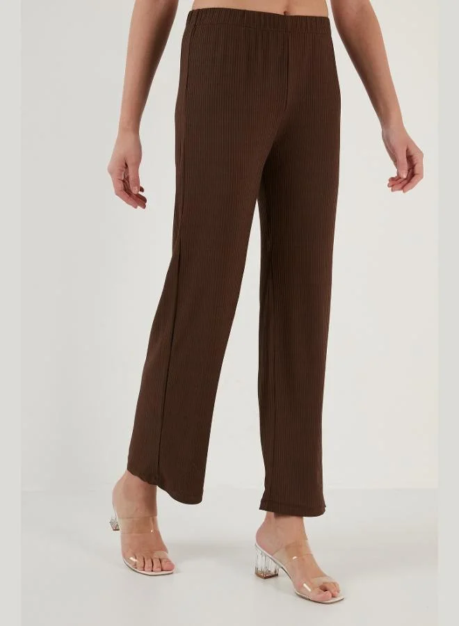 ليلا بنطلون نسائي واسع الساق بقصة مريحة وخطوط طولية