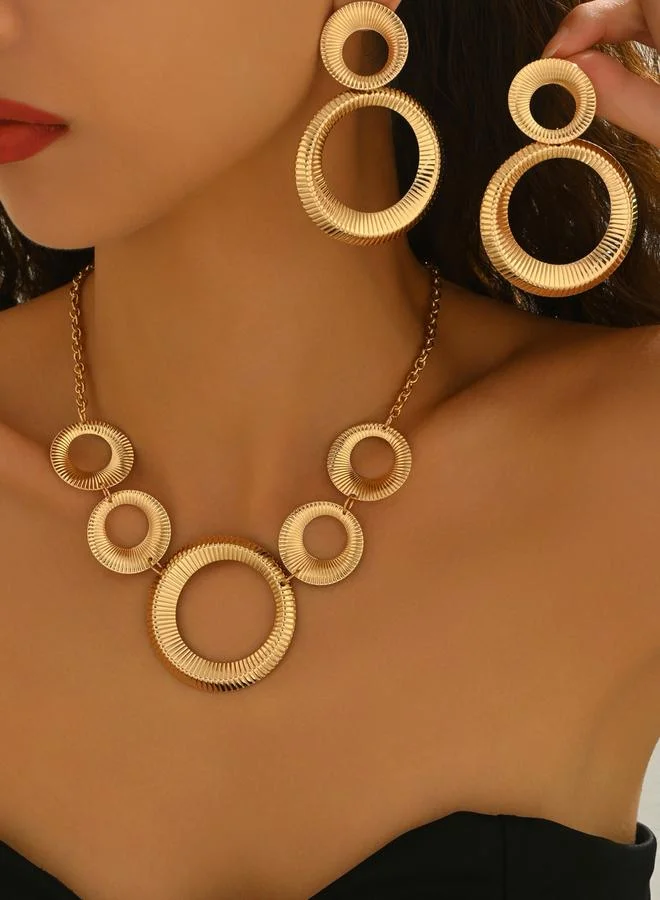 تايك تو طقم من عقد وأقراط ذهبية بدوائر بتصميم هندسي