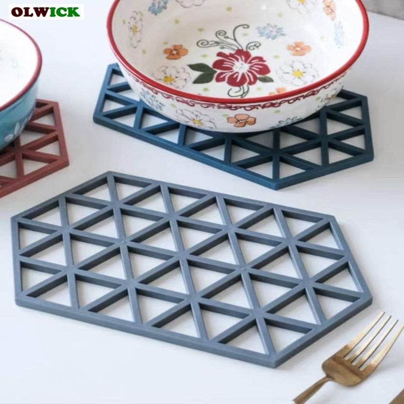 OLWICK 4 Pcs PVC Tea Coaster NonSlip Placemat High Temperature Insulation Pad Hollow Pot Mat Bowl with Antihot Plastic Placemat Random Color - Image 4