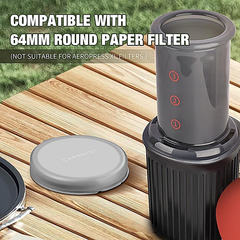كافيهماسي حامل فلتر القهوة مع غطاء، قطعة استبدال للسفر، متوافق مع ماكينة الإسبريسو Aeropress الأصلية وماكينة Go Espresso، يأتي مع عبوة تحتوي على 100 فلتر ورقي بقياس 64 مم. - Image 5
