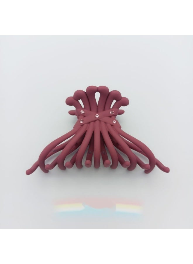 Nariele Simple And Stylish Anti Slip Grip Clip - Image 1