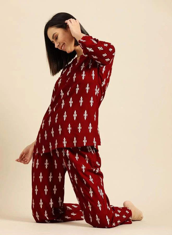 تايك تو طقم بيجاما من بنطال وبلوزة رايون بجرافيك