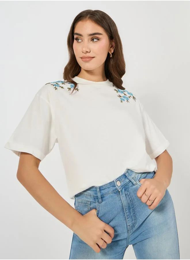 ستايلي Oversized Placement Embroidery Detail Cotton T-Shirt