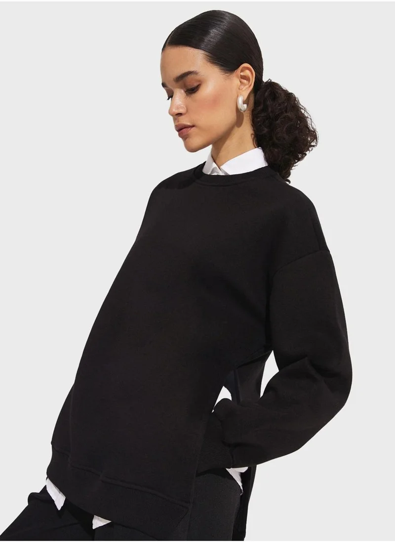 JUNE Crew Neck Sweatshirt