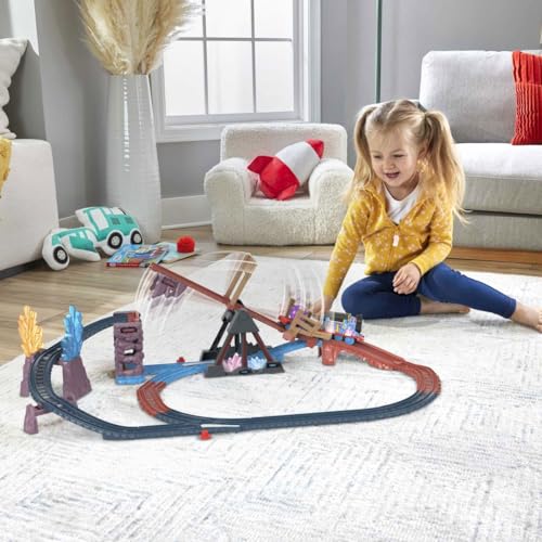 THOMAS & FRIENDS مجموعة قطار توماس وأصدقائه الكهربائية مغامرة كهوف الكريستال مع توماس، جسر متأرجح و8 أقدام من المسار للأطفال في سن ما قبل المدرسة من عمر 3 سنوات فما فوق - Image 2