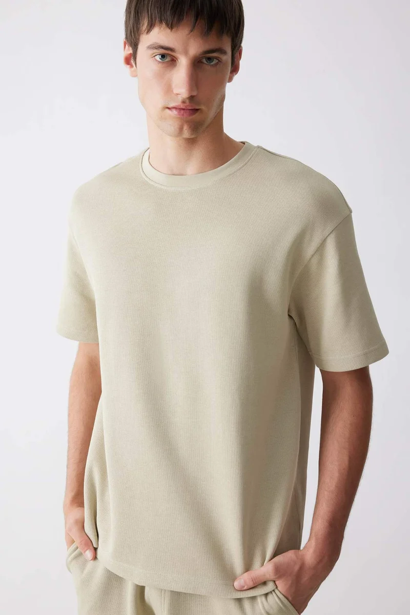 ديفاكتو Cotton Boxy Fit Crew Neck Short Sleeve T-Shirt