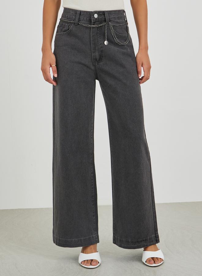 ستايلي جينز واسع الساق بخصر متوسط ​​مع تفاصيل حزام بسلسلة - Image 2