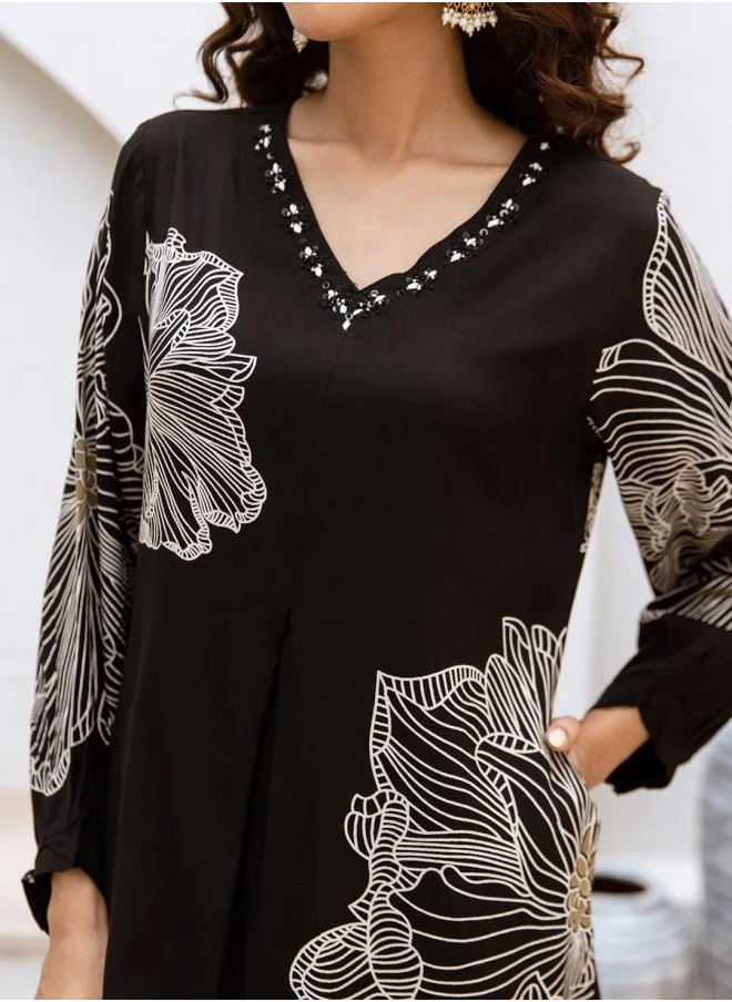 آي شين Black Women Black Rayon Kurta Set with Embroidered pattern Tunic and Palazzo features a Round neckline and Three-Fourth Sleeve secured with Elastic closure and styled in Straight Fit ideal for Festive moments — exude elegance in every glance.
