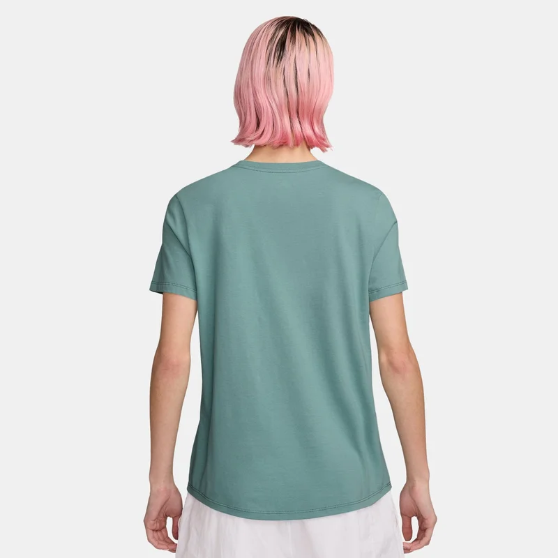 Nike Women's Sportswear Essentials Logo T-Shirt
