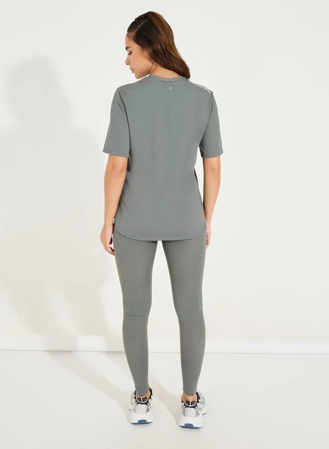 Styli Gymspire Edition - Tonal Label & Drop Shoulder Logo Detail Top