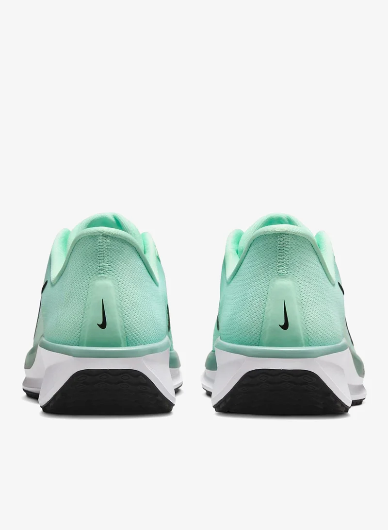 Nike Quest 6