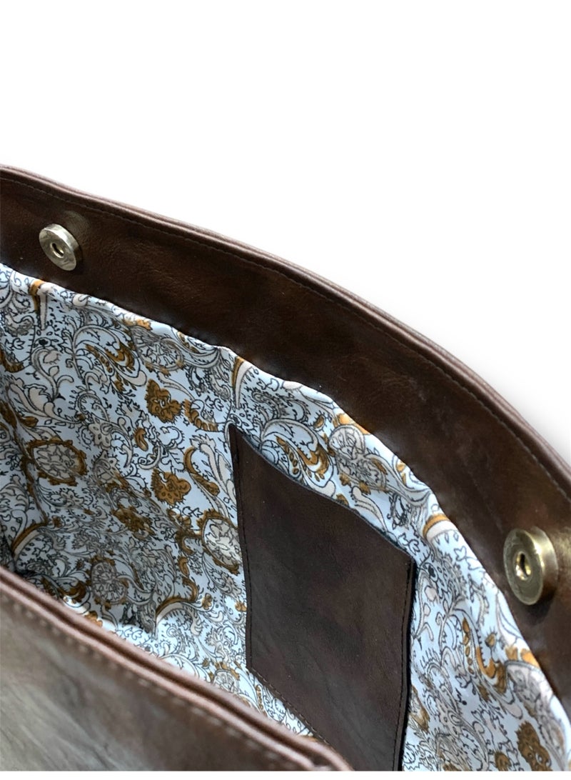 Classic Brown Shoulder Bag – Stylish & Practical for University or Work  - Image 3