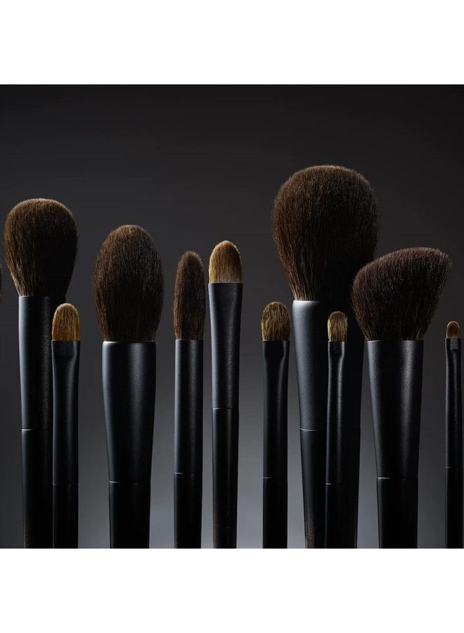 SURRATT Artistique Small Classic Shadow Brush - Image 2