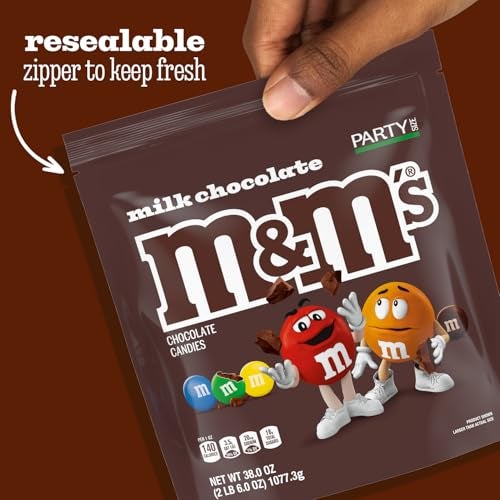 M&M'S حلوى شوكولاتة الحليب من إم إم إس بحجم حفلة 38 أونصة في كيس قابل لإعادة الإغلاق عبوة من 2 للحفلات والخبز والمشاركة - Image 5