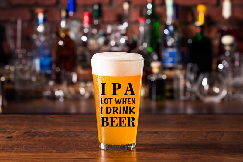 De La Mar IPA A Lot When I Drink Beer Funny Gift Glasses For Pint Lover- Glass Mug Mugs Gift Sayings Funny Birthday Christmas Holiday Present For Dad Mom Grandpa Grandma Best Novelty Beer Stein Gag Gifts Lovers - Image 2