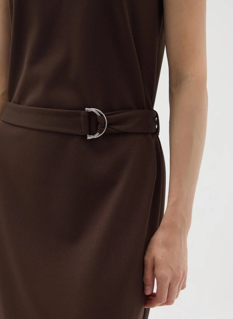 او في اس BROWN SLIM FIT STRETCHY FABRIC DRESS