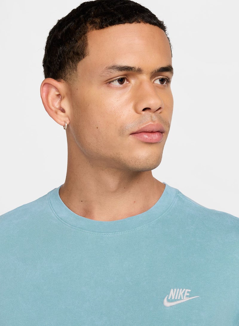 Nike Nsw Club Seasonal T-Shirt - Image 3