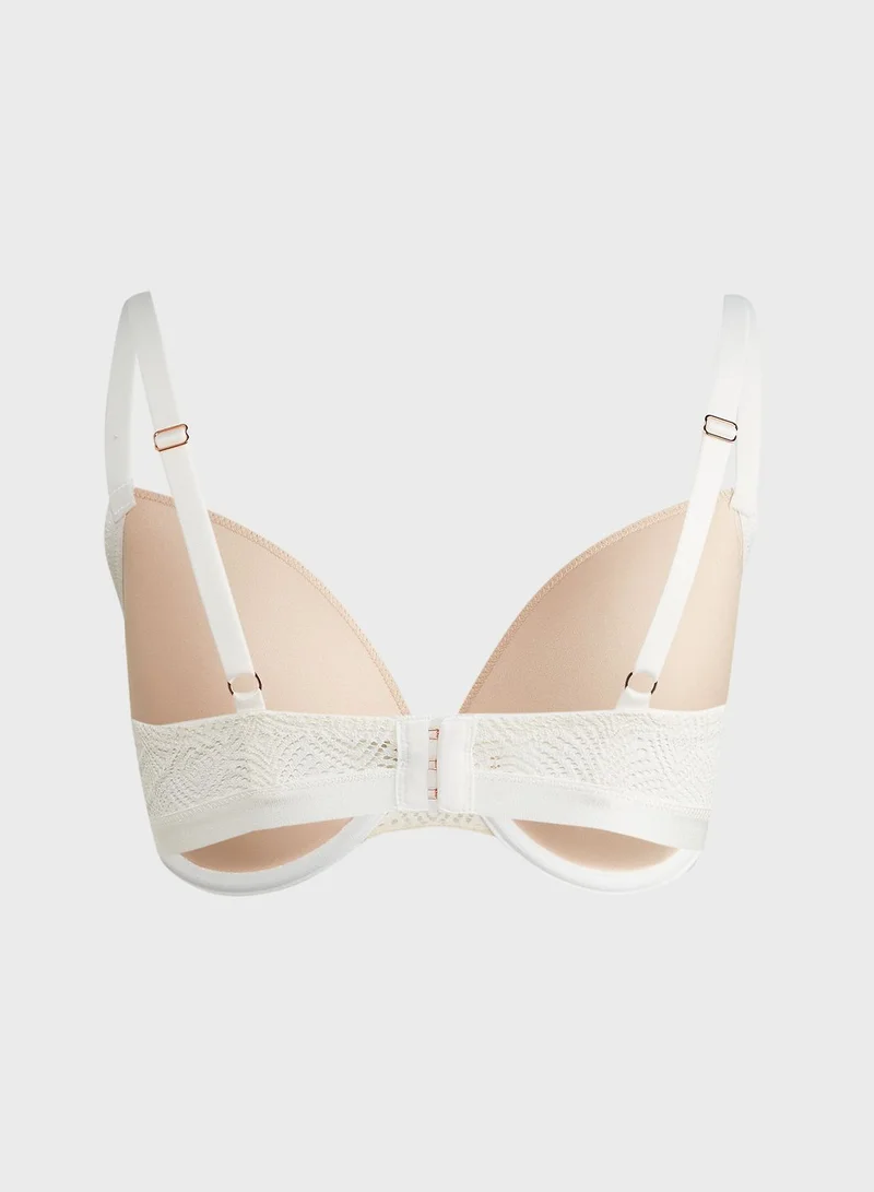 دورينا صدرية دانتيل مبطنة