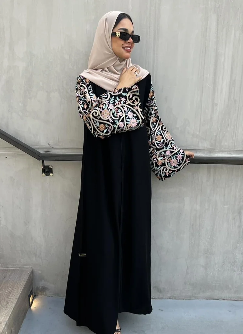 Lusin Abaya Black Cloché Abaya in Luxurious Fabric with Jacquard Back