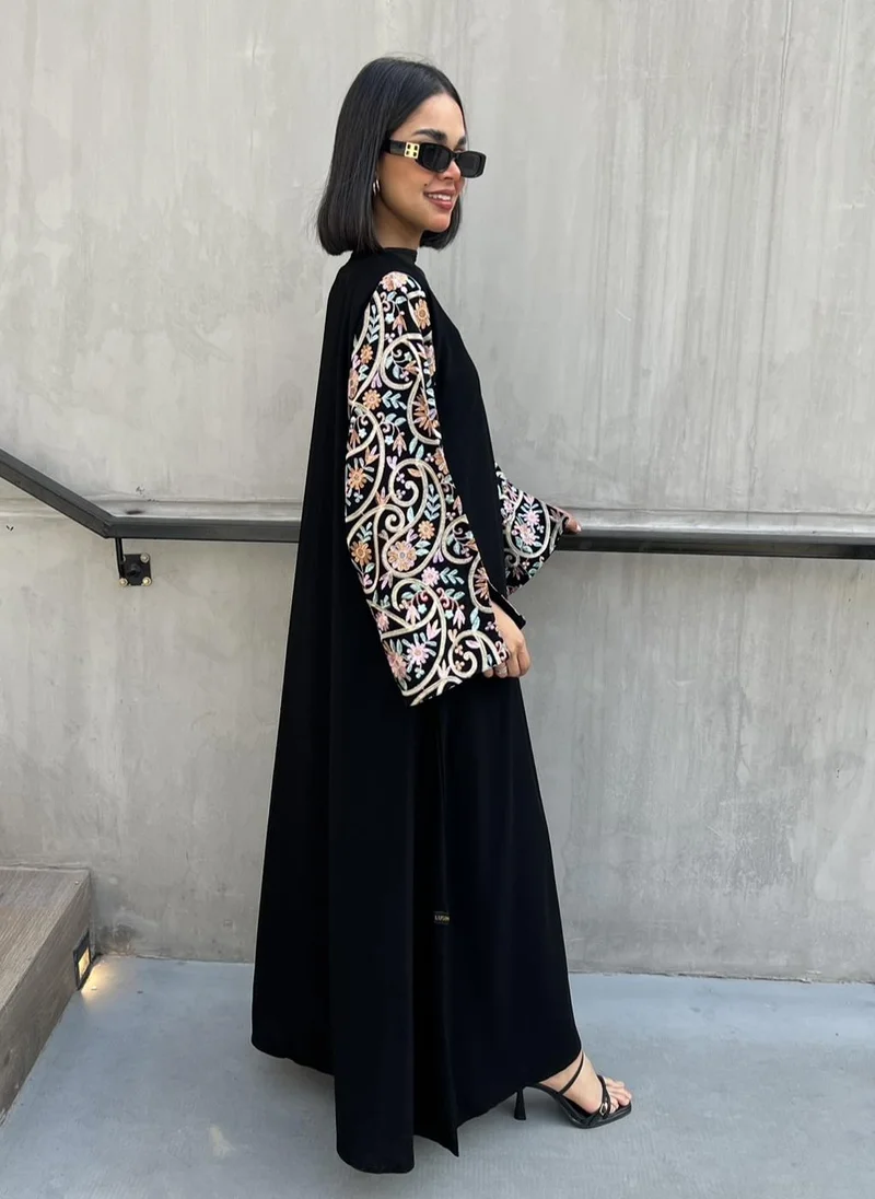 Lusin Abaya Black Cloché Abaya in Luxurious Fabric with Jacquard Back