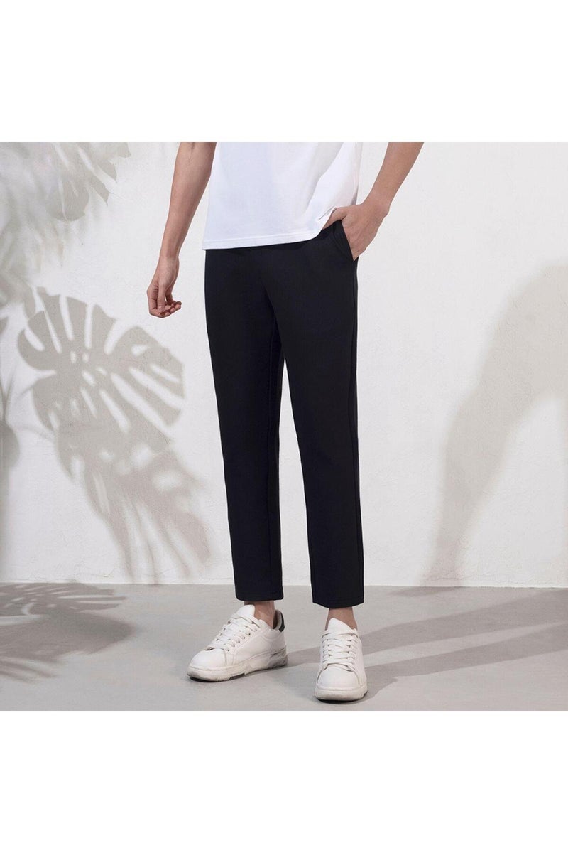 GIORDANO Men's Black Slim Straight Jogger - Image 1