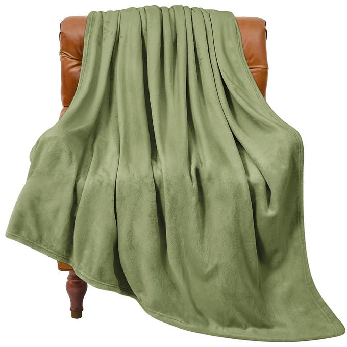 FLEECE BLANKET SAGE GREEN THROW BLANKET FOR COUCH BED LUXURY PLUSH COZY FUZZY BLANKET 50 X 60 SUPER SOFT WARM LIGHTWEIGHT THROW BLANKET FOR TRAVEL CAMPING