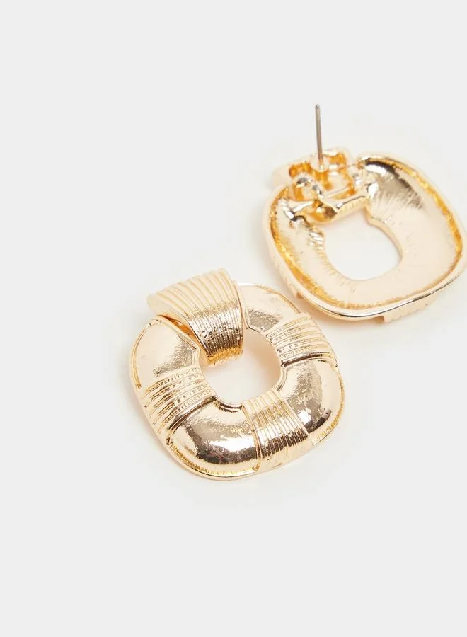 Styli Textured Stud Square Earrings