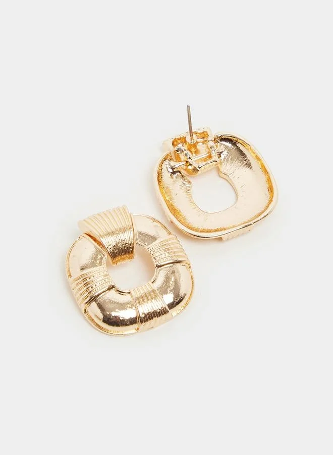 Styli Textured Stud Square Earrings