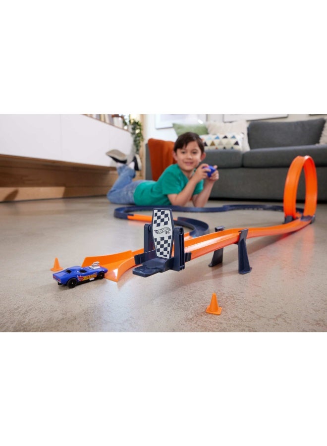 Hot Wheels مجموعة مسار تحدي السرعة بالتحكم عن بُعد من هوت ويلز (30 قطعة) - Image 5