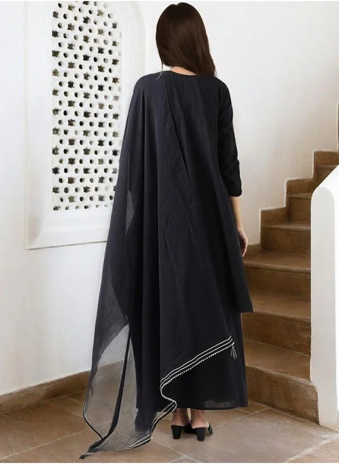 آي شين Embroidered Women Black Cotton Kurta Set with Embroidered pattern Tunic and Palazzo features a Round neckline and Three-Fourth Sleeve secured with Elastic closure and styled in Straight Fit ideal for Festive moments — crafted to elevate your special moments.