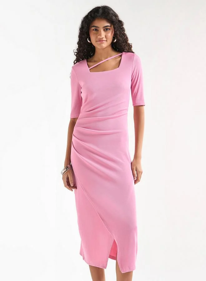 سبلاش فيڤ فستان بقصّة ضيّقة بارز الملمس بياقة مربعة وحافة توليب