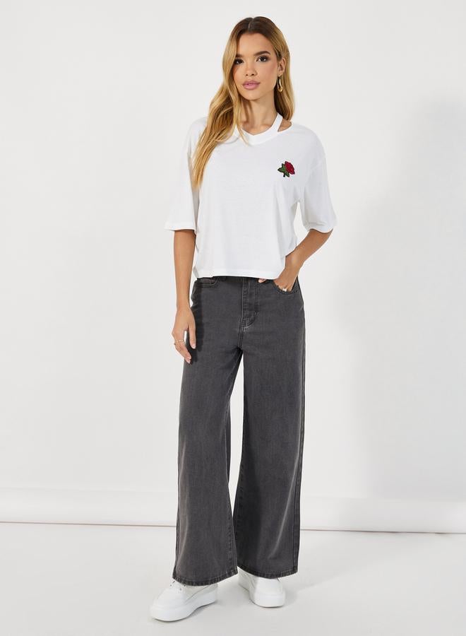 Styli Embroidered Short Sleeve Oversized V Neck  T-shirt  - Image 2