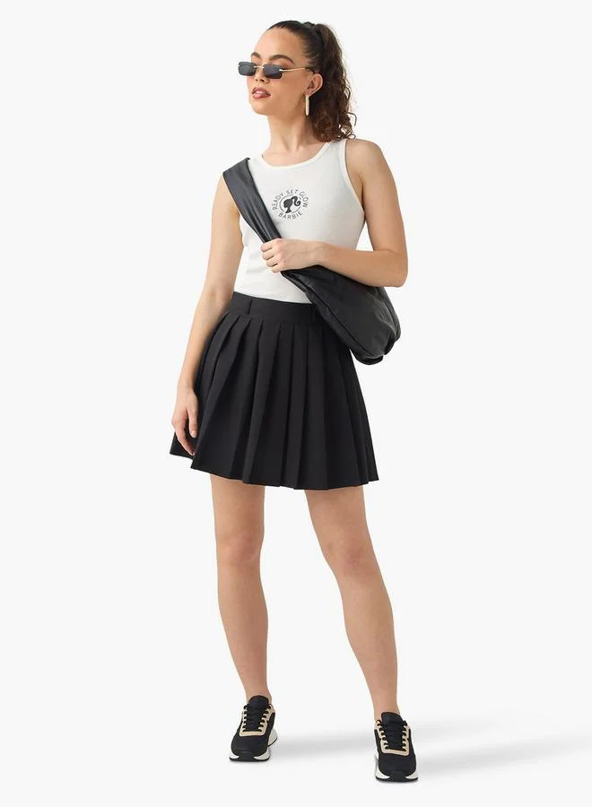 اس بي كاركترز بلوزة بدون أكمام بطبعة باربي وياقة دائرية