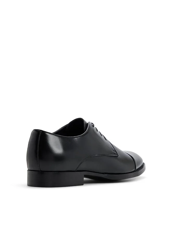 كول ات سبرنج Bramwell Men Black Formal Shoes
