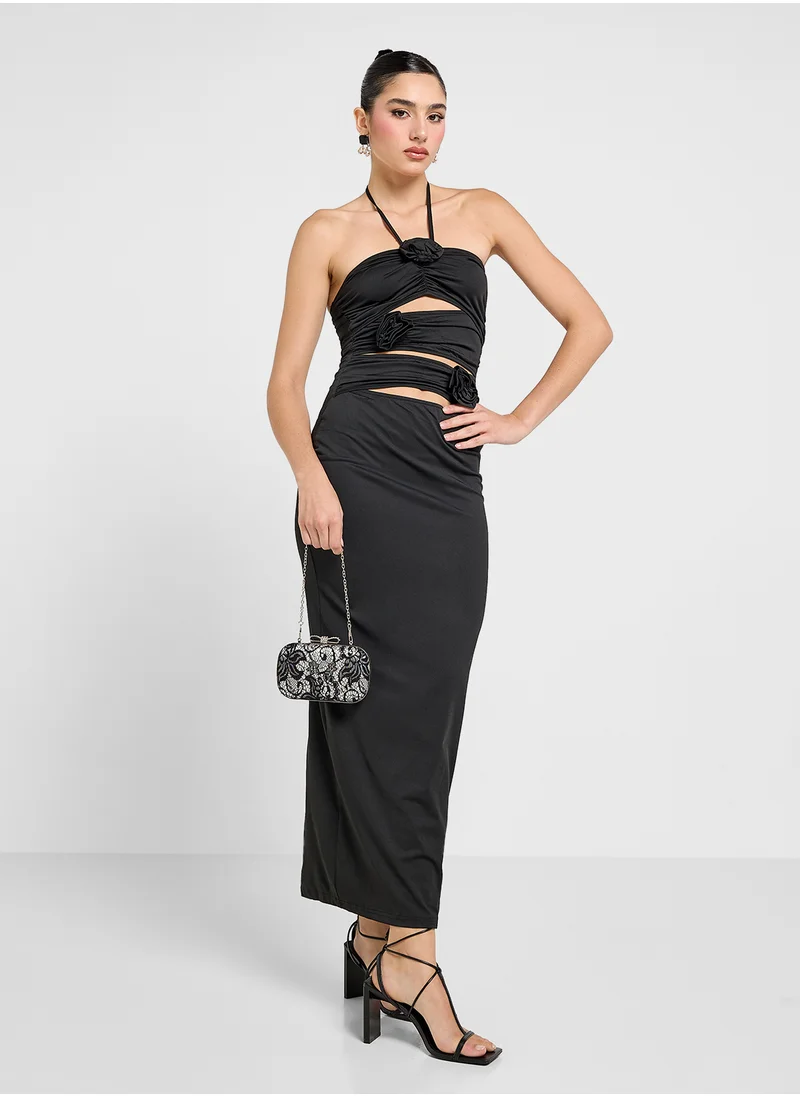 جينجر Halter Neck Crosage Detail Cutout Maxi Dress