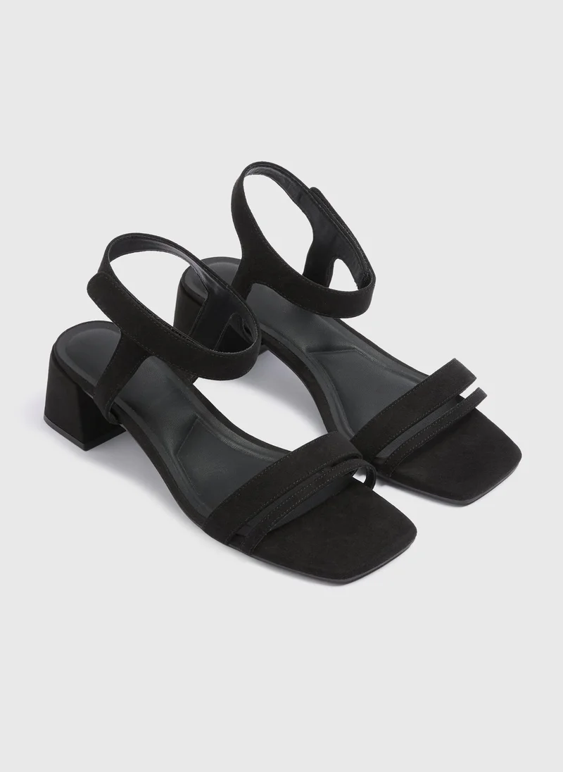 ماتلان Black Wide Fit Block Heels