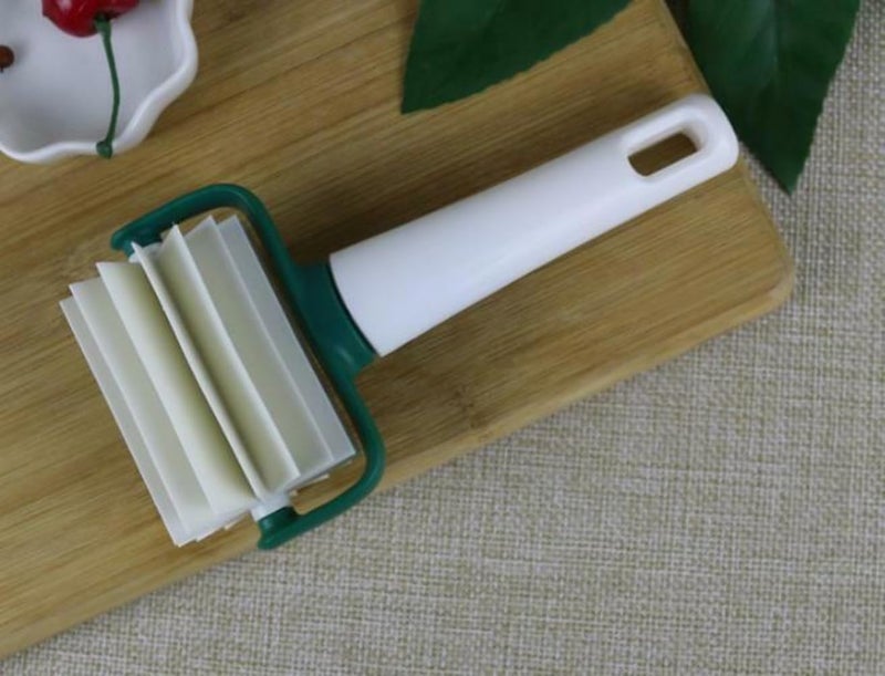FITTO 2pcs Roller Wheel Baking Tool - Dough Roller Cutter for Even Dough - Non-Toxic PP Material, Green & White Rolling Pin for Cookies, Pastries, Pizza, & More - Image 3
