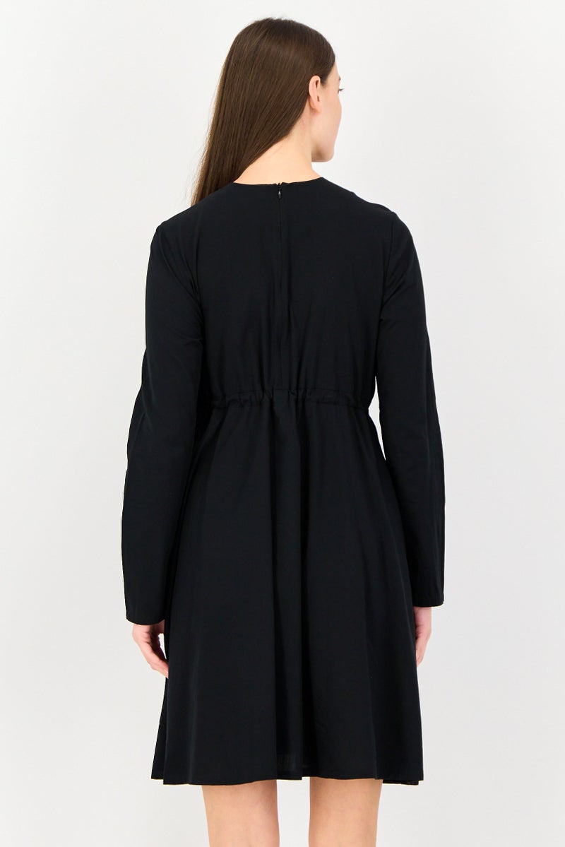 Levi's فستان ميدي مغلق برباط من ليفيس × ريدلوب للنساء، أسود - Image 2